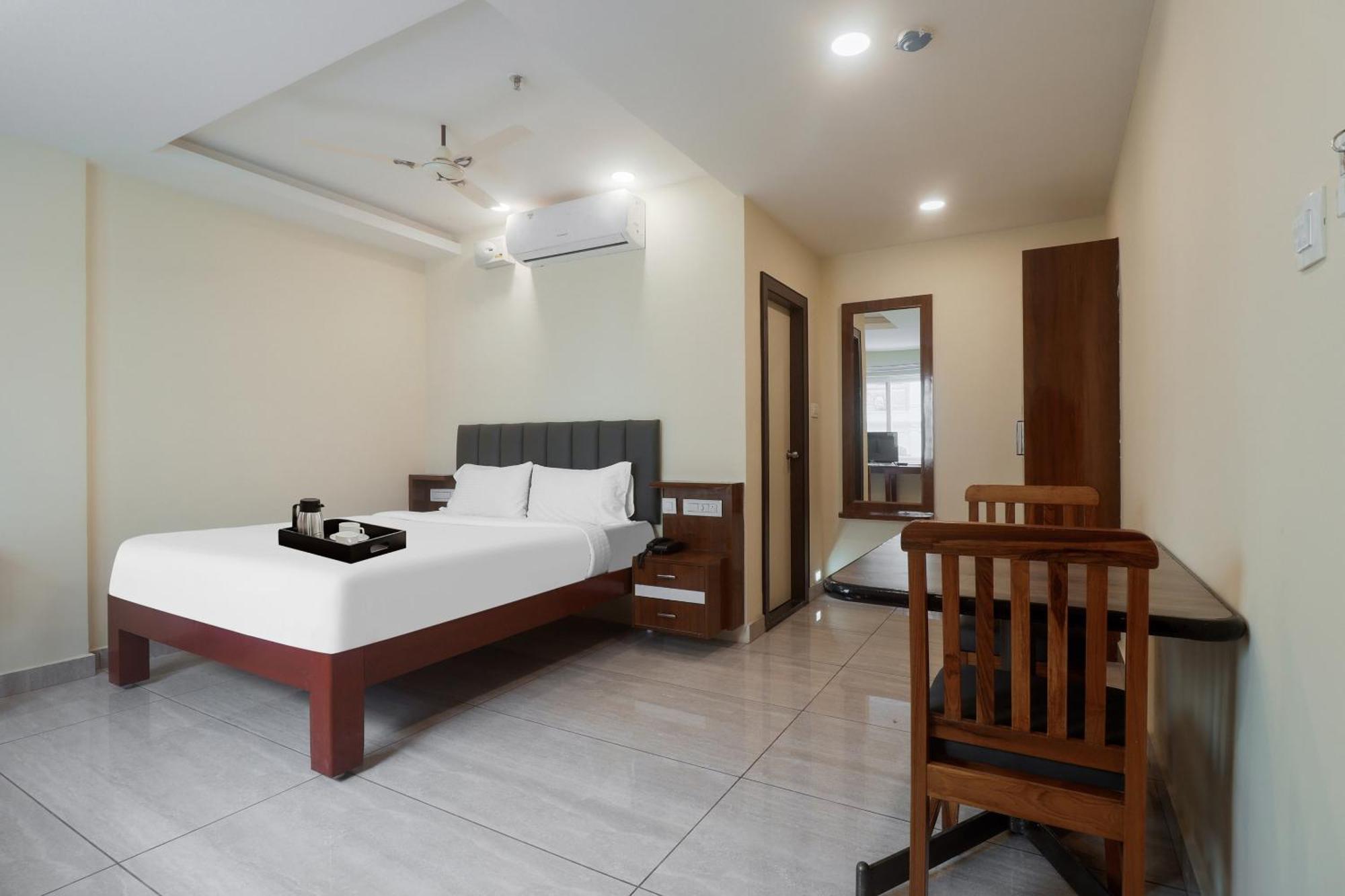 Townhouse Dj Grand Otel Tirupati Dış mekan fotoğraf